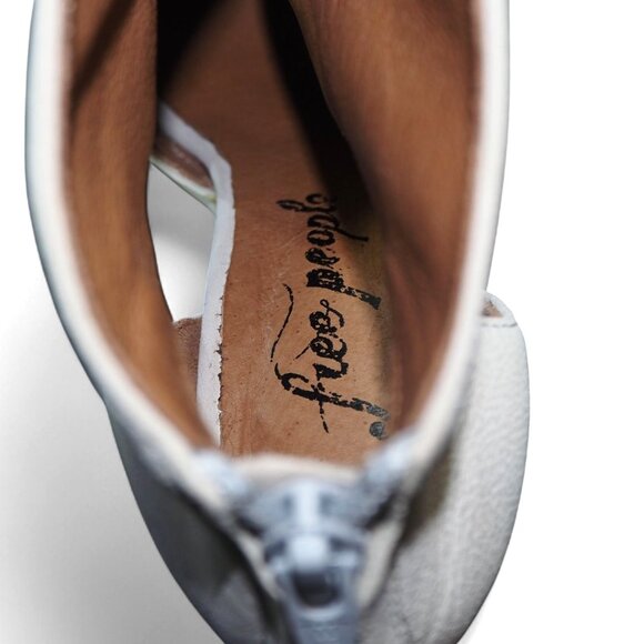 Free People Wilder Pointed Toe Ankle Booties Women's 8/38 Cream Nubuck Leather - Picture 10 of 11